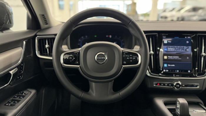 Volvo V90 CROSS COUNTRY B5 REZERVACE