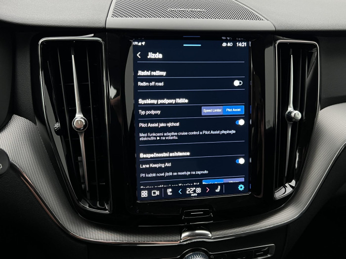 Volvo XC60 B4 AWD PLUS DARK AUT 1.maj.