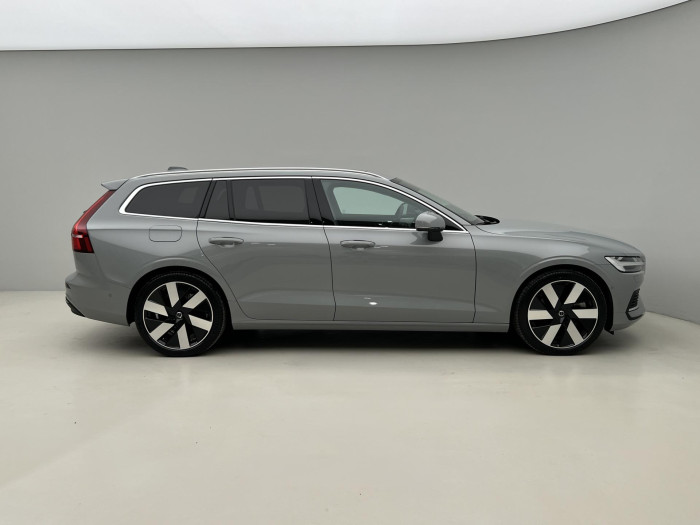 Volvo V60 T6 AWD RECHARGE ULTRA BRIGHT