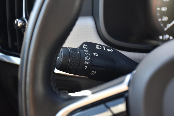 Volvo V90 B4 MOMENTUM PRO REZERVACE 2.0 Momentum