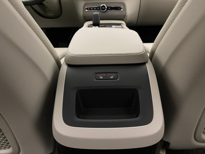 Volvo XC90 B5 AWD AUT BRIGHT PLUS 7míst 2.0 Plus