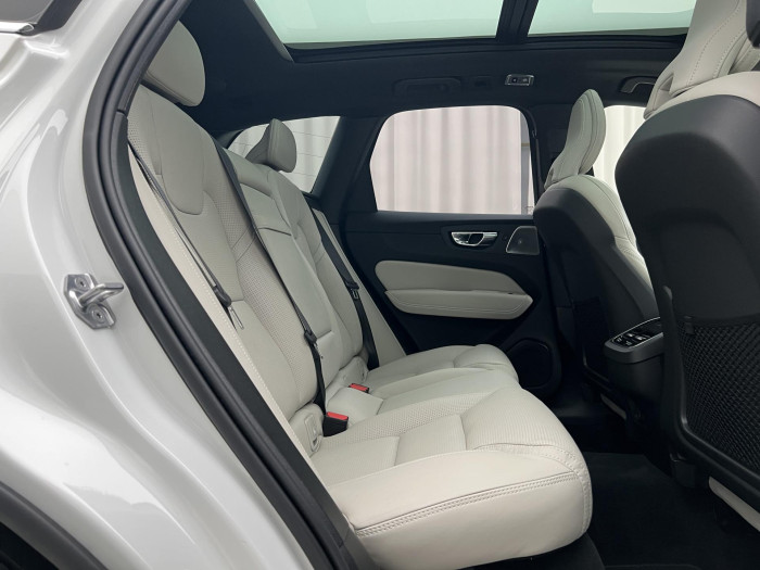 Volvo XC60 B5 AWD INSCRIPTION AUT CZ