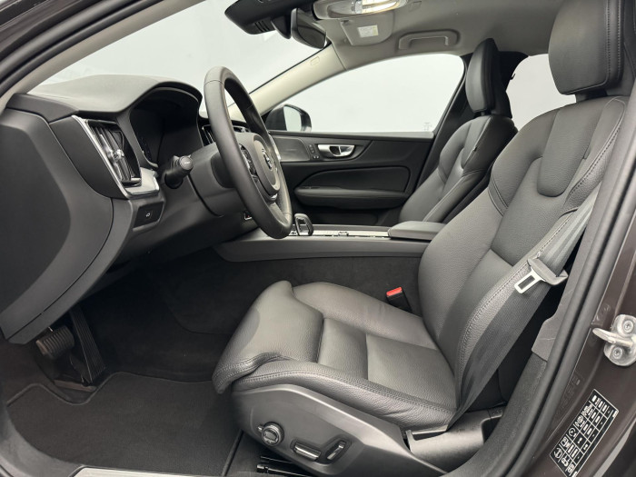 Volvo V60 CC B5 AWD PLUS AUT 1.maj.