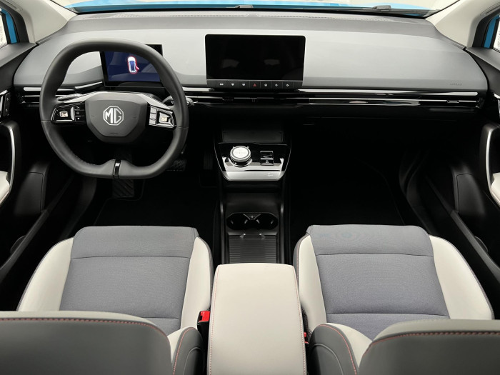 MG MG4 EV EXCLUSIVE 77kWh CZ 1.maj. Exclusive