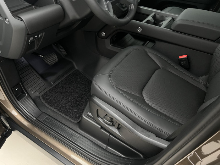 Land Rover Defender 110 D250 X-DYNAMIC SE AWD Aut 3.0 d Dynamic SE