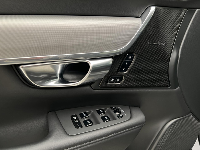 Volvo V90 T8 AWD RECHARGE ULTRA DARK AUT