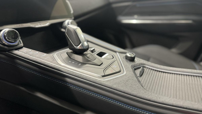 Lynk & Co 01 PHEV DCT AUT 1.maj.