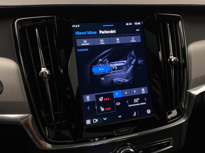 Volvo V90 T8 AWD RECHARGE REZERVACE