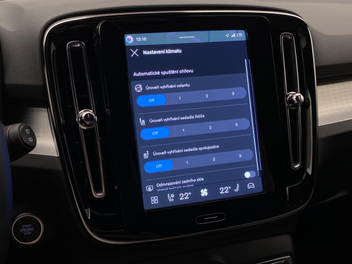 Volvo XC40 B3 DARK PLUS AUT CZ