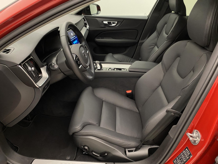 Volvo V60 B4 DARK PLUS AUT CZ