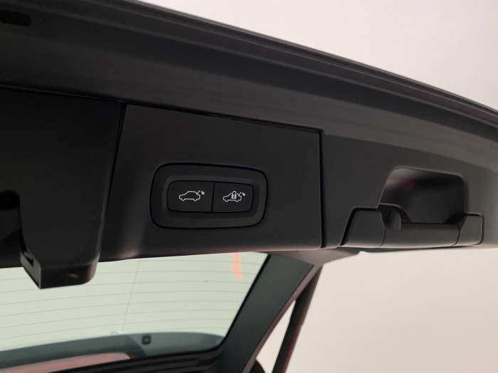 Volvo V90 D4 AWD MOMENTUM REZERVACE 2.0 d Momentum
