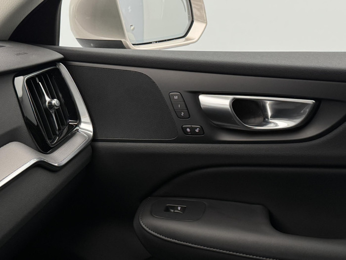 Volvo S60 T8 AWD RECHARGE CZ 1.maj