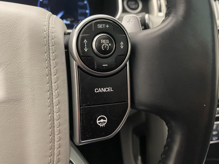 Land Rover Range Rover HYBRID AUTOBIOGRAPHY REZERVACE