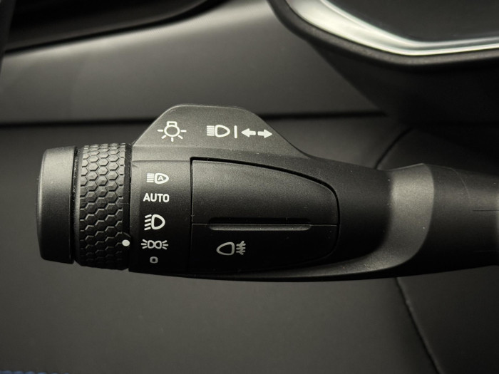 Lynk & Co 01 PHEV DCT AUT 1.maj