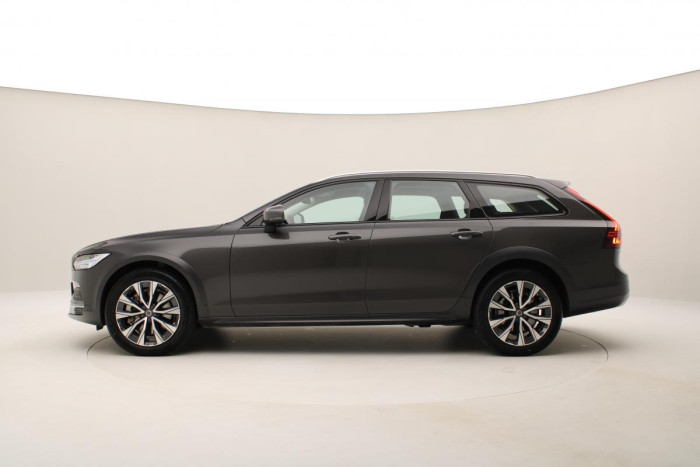 Volvo V90 CC B4 AWD PLUS AUT CZ 1.maj