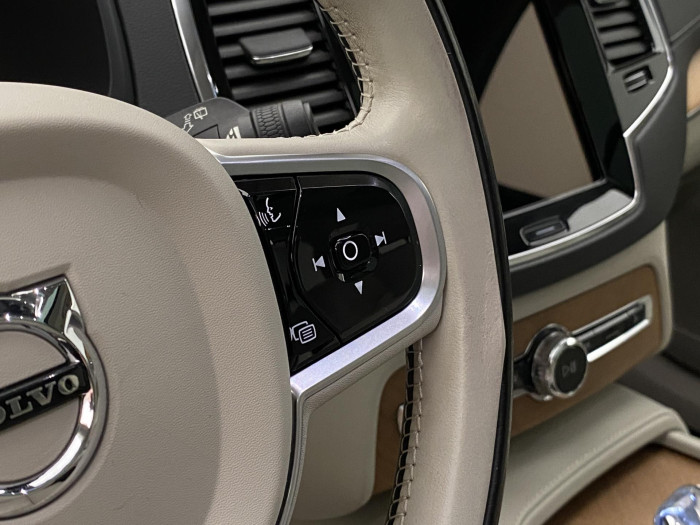 Volvo XC90 B6 AWD INSCRIPTION REZERVACE