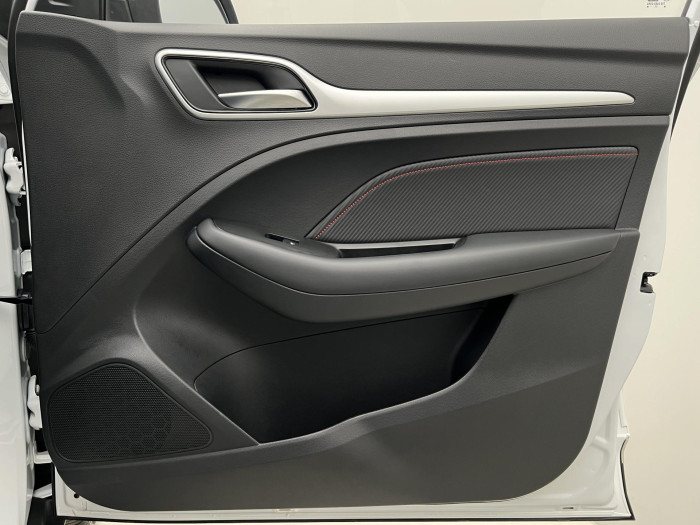 MG ZS 1.5 ESSENTIAL PLUS CZ 1.maj.