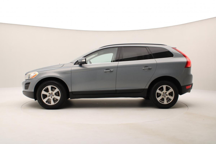 Volvo XC60 D5 AWD MOMENTUM REZERVACE 2.4 d Momentum