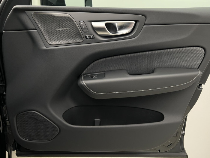 Volvo XC60 T6 AWD RECHARGE BLACK EDITION 2.0 Edition