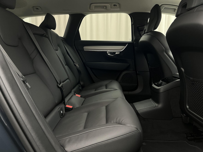 Volvo V90 T6 AWD RECHARGE CORE AUT 1.maj