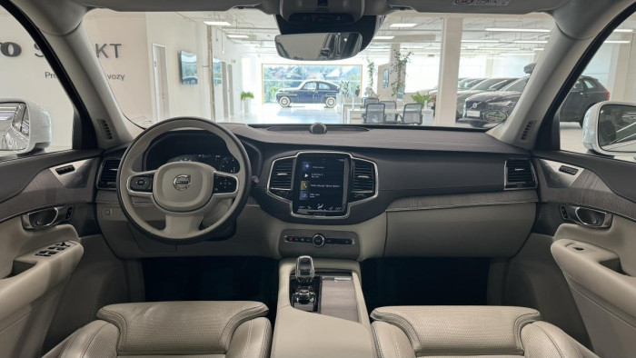 Volvo XC90 B6 AWD INSCRIPTION REZERVACE