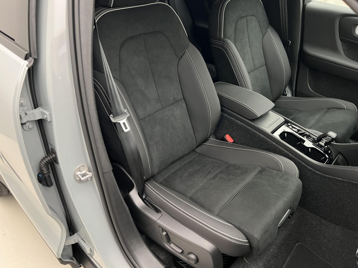 Volvo XC40 B4 DARK ULTRA AUT