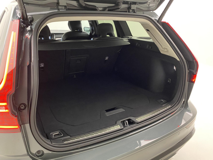 Volvo V60 B4 AUT DARK PLUS