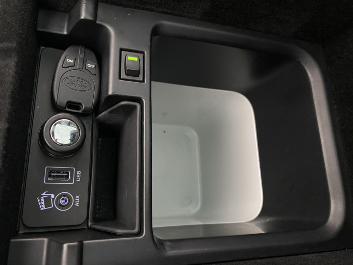 Land Rover Range Rover HYBRID AUTOBIOGRAPHY REZERVACE