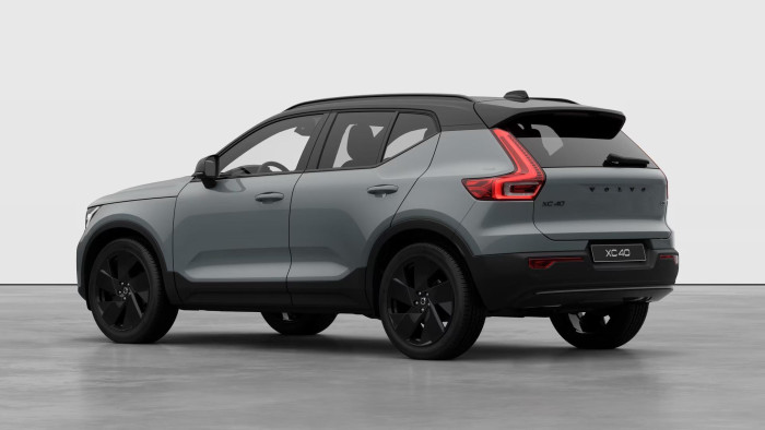Volvo XC40 B3 AUT PLUS BLACK EDITION
