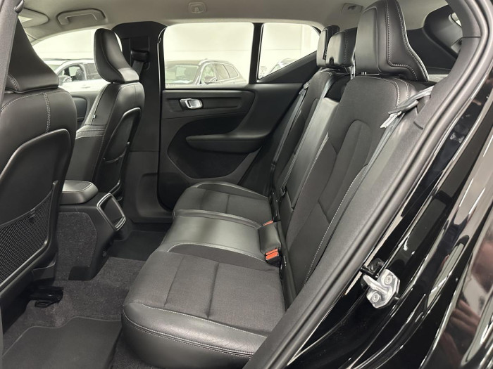Volvo XC40 T3 MOMENTUM AUT REZERVACE 1.5 Momentum