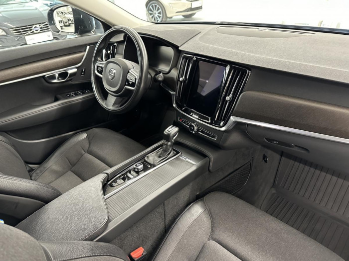 Volvo V90 CROSS COUNTRY T5 REZERVACE
