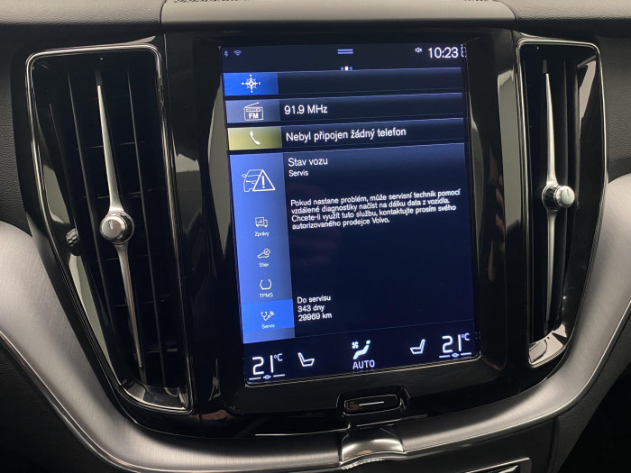 Volvo XC60 B4 AWD MOMENTUM AUT CZ 2.0 Momentum