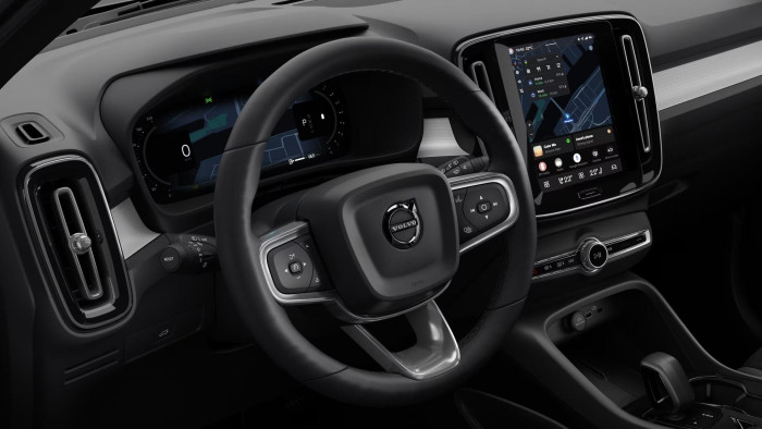 Volvo XC40 B3 AUT PLUS BLACK EDITION