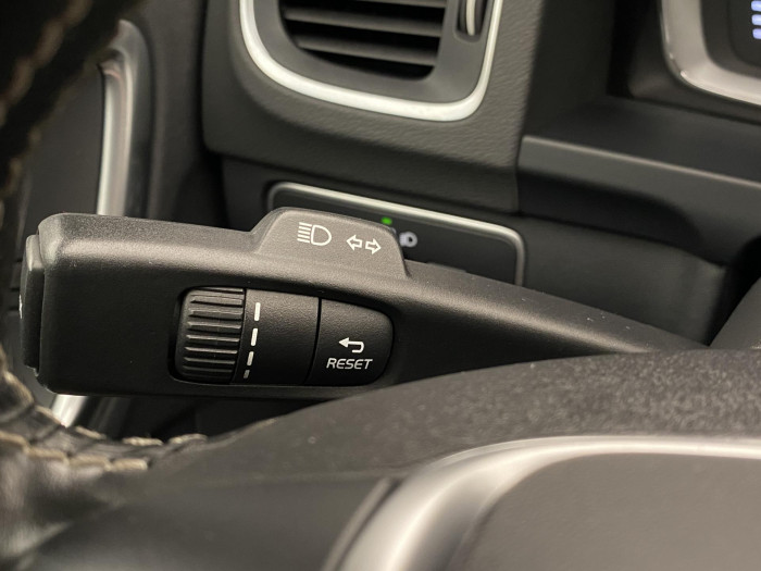 Volvo V60 T5 R-DESIGN AUT CZ