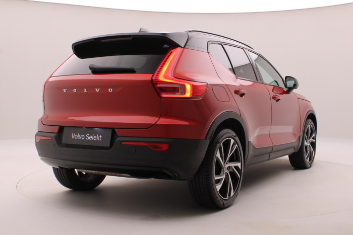 Volvo XC40 B4 AWD R-DESIGN AUT CZ