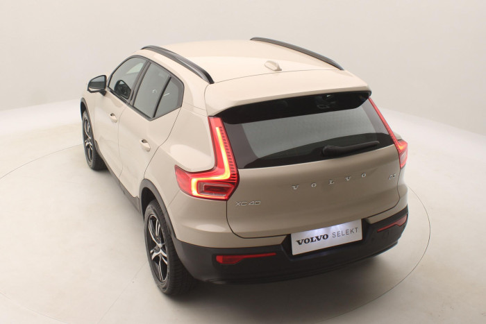 Volvo XC40 B3 PLUS DARK AUT CZ