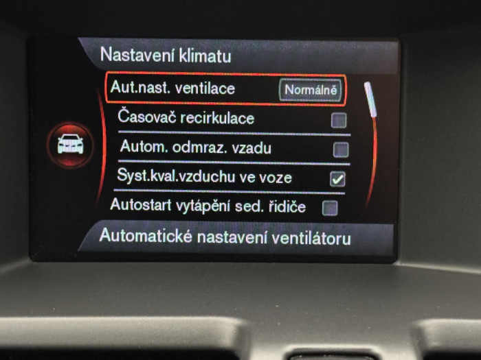 Volvo XC60 D5 AWD MOMENTUM AUT CZ 2.4 d Momentum