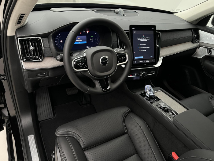 Volvo XC90 T8 AWD RECHARGE DARK ULTRA AUT