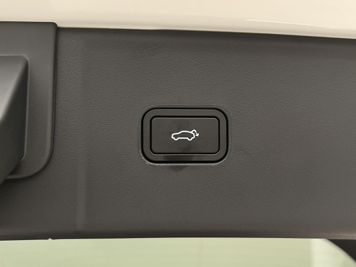 Lynk & Co 08 MORE PHEV