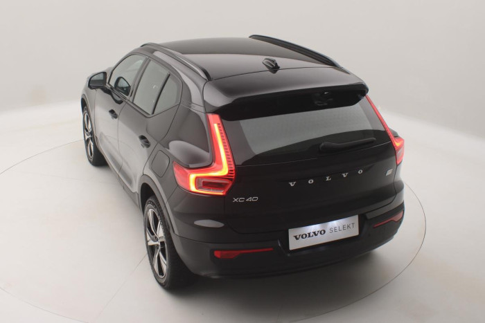 Volvo XC40 P6 RECHARGE ČR 69kWh REZERVACE
