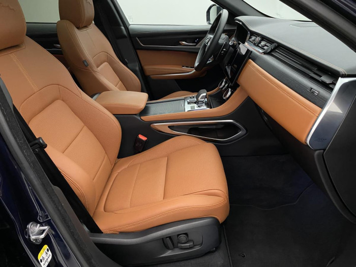 Jaguar F-Pace D200 R-DYNAMIC REZERVACE 2.0 d Dynamic