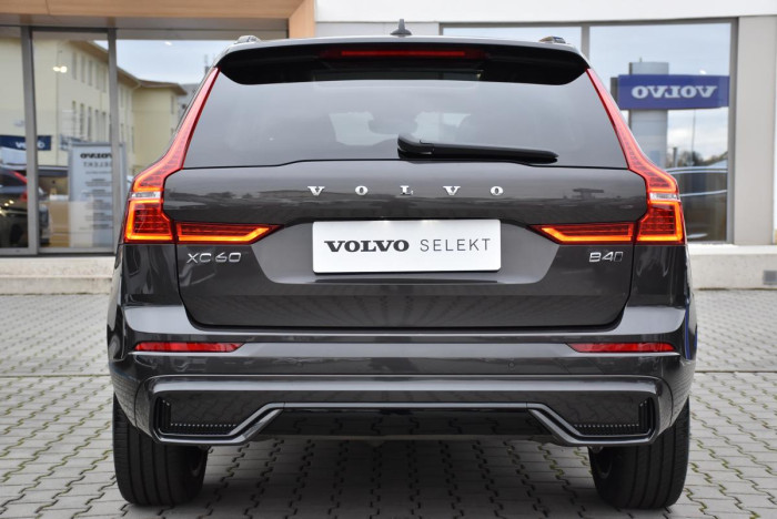 Volvo XC60 B4 AWD DARK PLUS REZERVACE 2.0 Plus