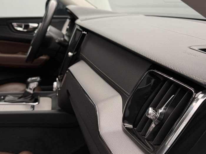 Volvo XC60 D5 AWD INSCRIPTION AUT CZ 2.0 d