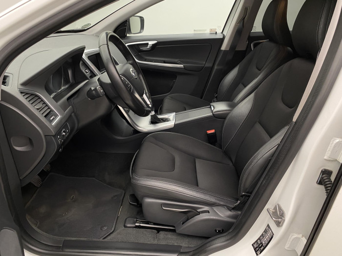 Volvo XC60 D5 AWD MOMENTUM CZ 2.4 d Momentum