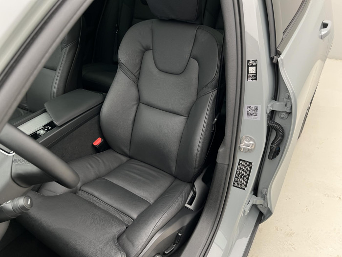 Volvo V60 B4 PLUS DARK AUT 1.maj.