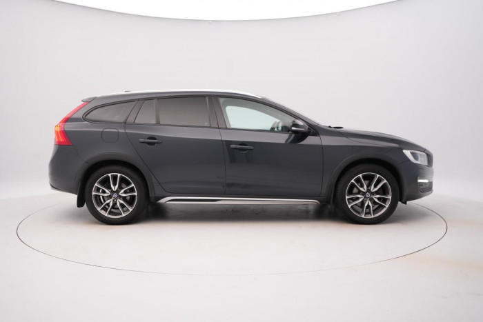 Volvo V60 CROSS COUNTRY D4 AWD SUMMUM 2.4 d Summum