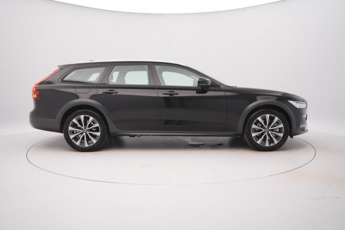 Volvo V90 CC B4 AWD PLUS AUT CZ 1.maj.