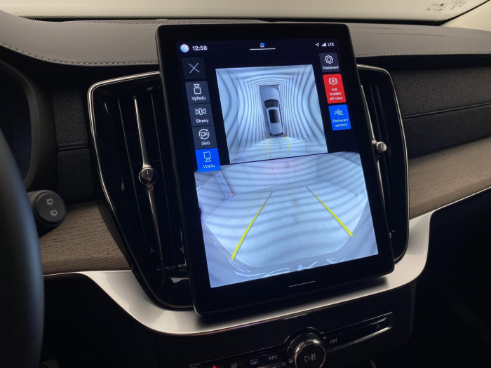 Volvo XC90 B5 AWD BRIGHT PLUS AUT CZ 7m