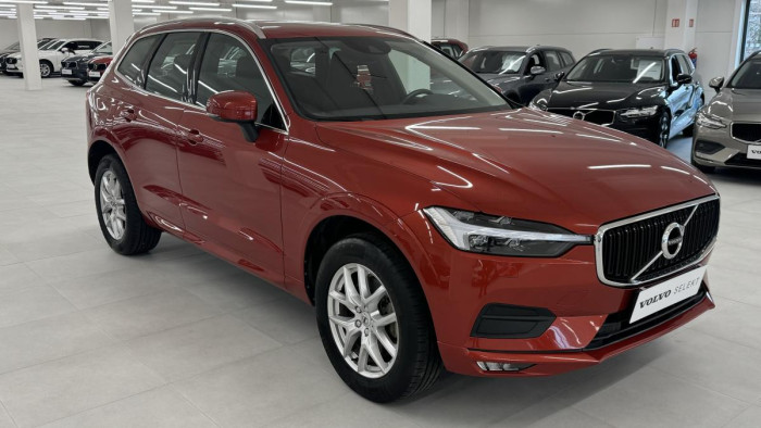 Volvo XC60 B4 AWD MOMENTUM AUT 2.0 Momentum