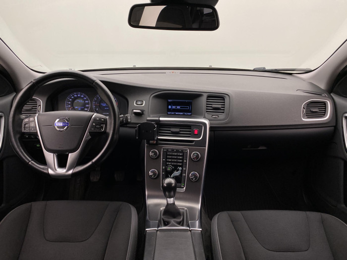 Volvo V60 D5 MOMENTUM 2.4 d Momentum